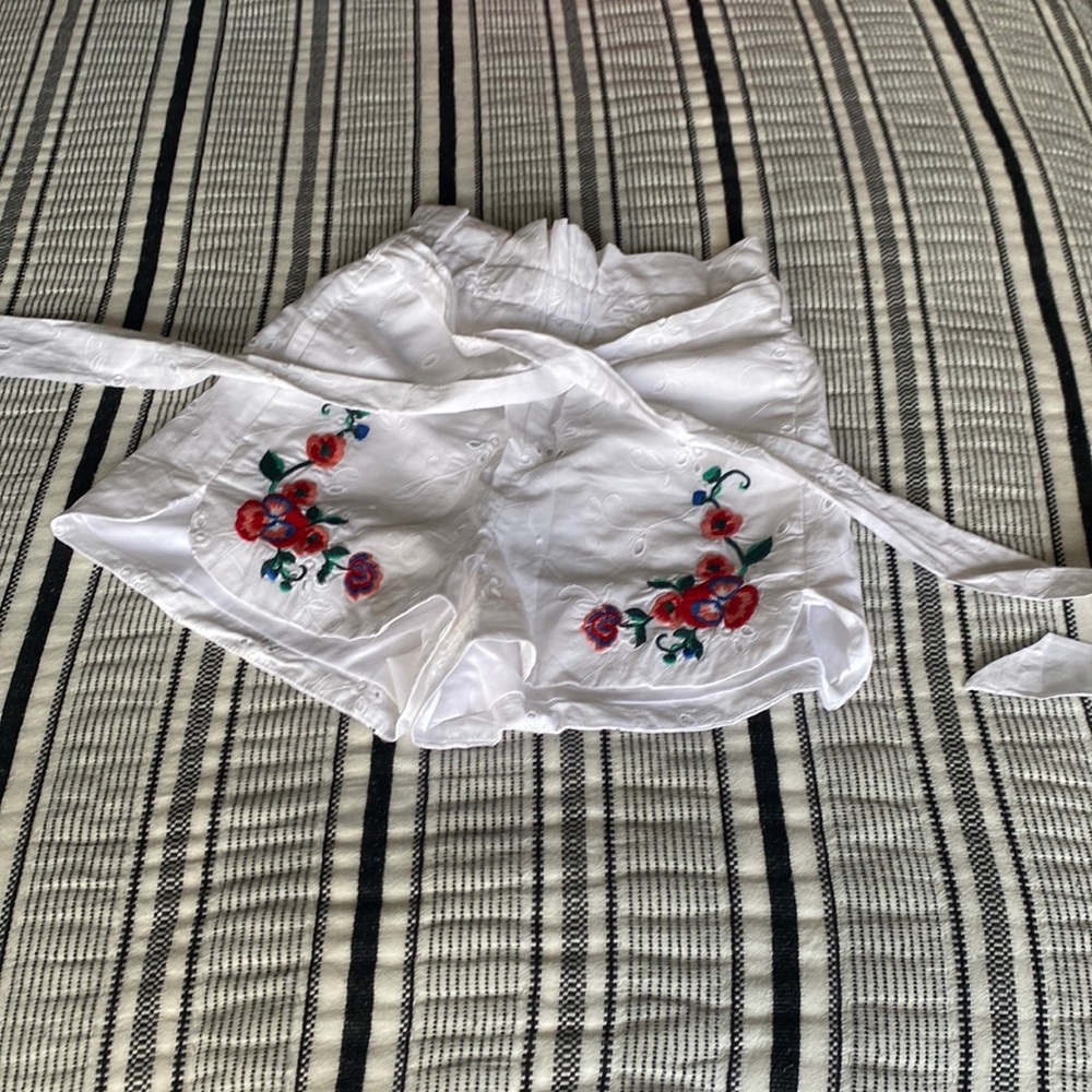 Brand NWT express white shorts
